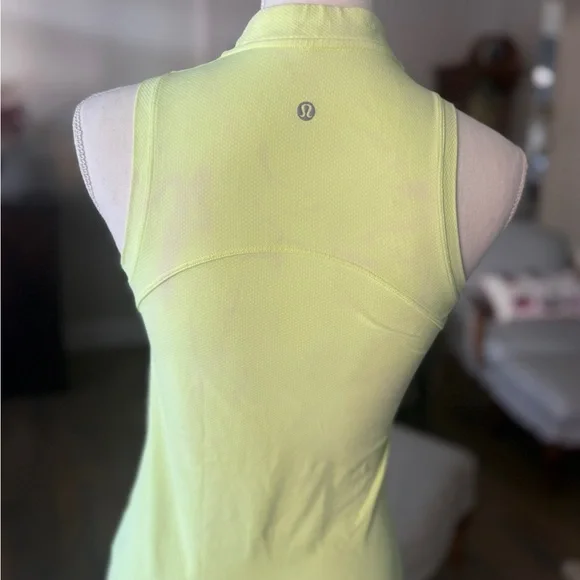 Lululemon 3/4 zip Sleeveless Neon Green Women's Top - Picture 2 of 2